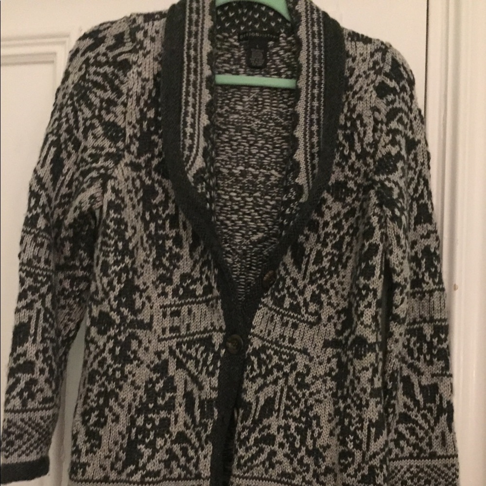 Design History Heavy Knit Sweater. Size Large.